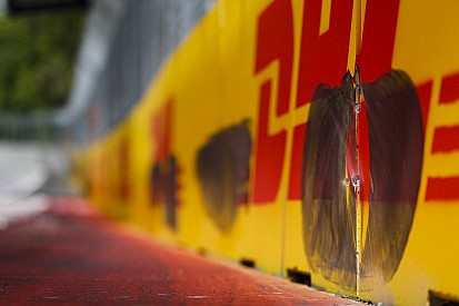 Milliméterekre a falaktól: amikor az F1 tényleg brutális