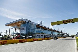 Teljes pompájában az új F1-es pit-épület Kanadából