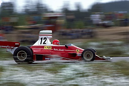 Elárverezik Lauda legendás Ferrariját, amellyel VB-t nyert