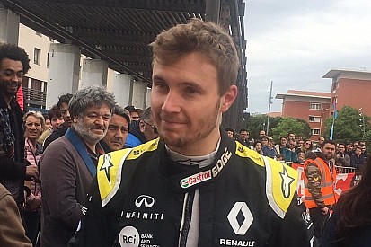Сироткин принял участие в демо-заездах Renault