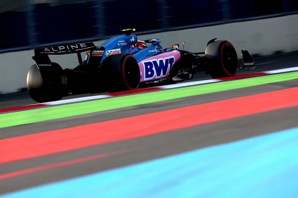 Alonso y Ocon dudan del enfoque de Alpine en Bakú