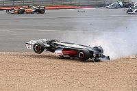 大クラッシュの周冠宇「ハロが僕を救ってくれた」 F1の高い安全性に”感謝”