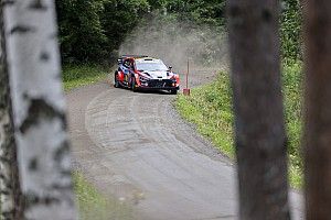 ES2 à 3 - Tänak s'échappe, Rovanperä balaye, Fourmaux à l'arrêt