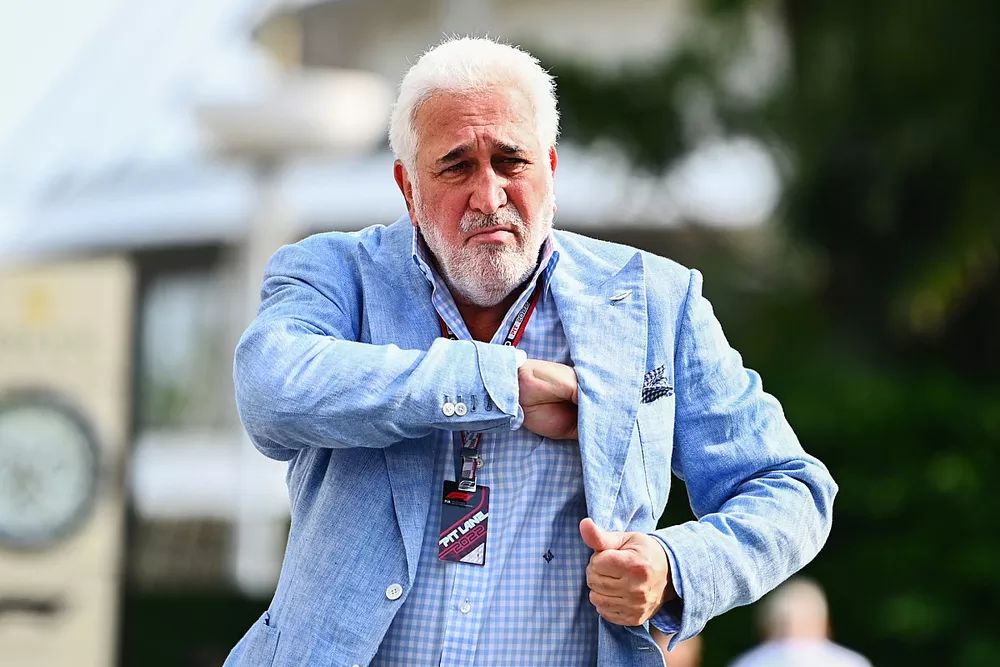 Lawrence Stroll, komt aan op de baan