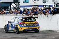 BTCC Thruxton: Cammish gifts Sutton victory in race two