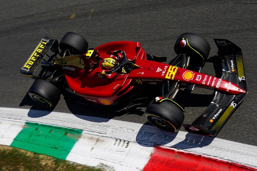 Sainz: "Ferrari, zorlu geçen 2022 sezonundan çok şey öğreniyor"
