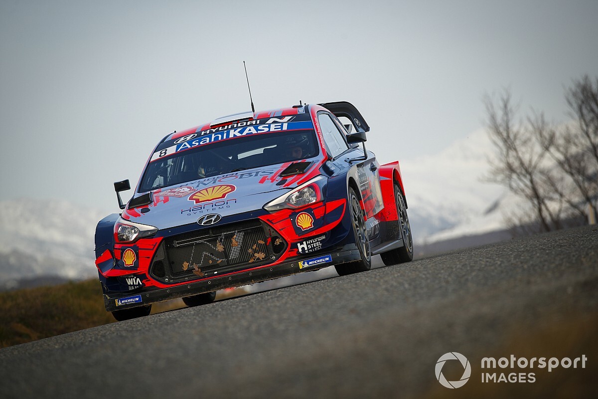 WRC, niente sosta per Hyundai: fa test in Francia con le Pirelli