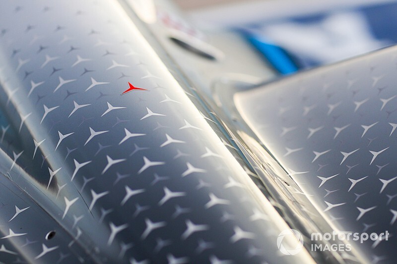 Újabb ízelítő a Mercedes 2020-as autójáról