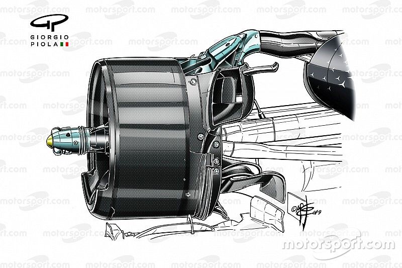 Mercedes AMG F1 W10, conducto trasero