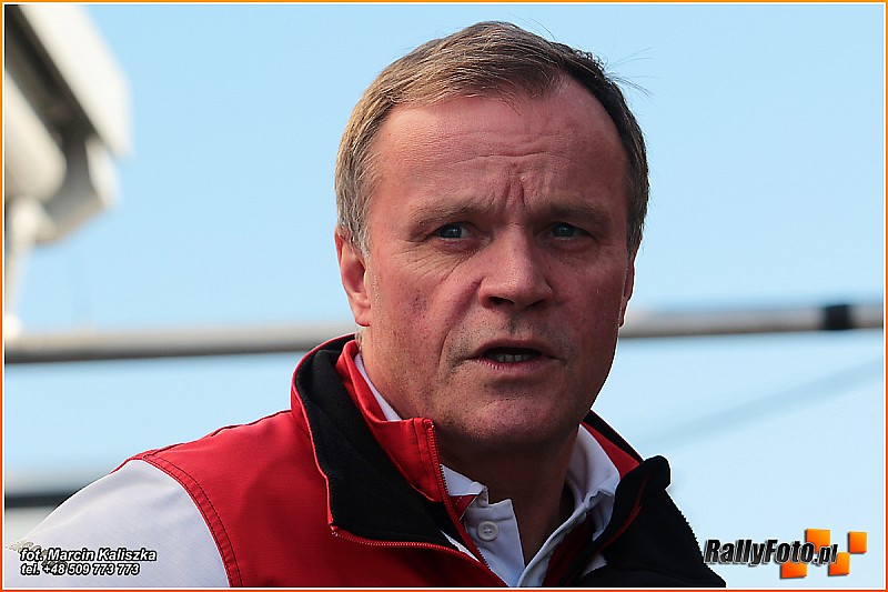 Makinen chce Ogiera na dłużej