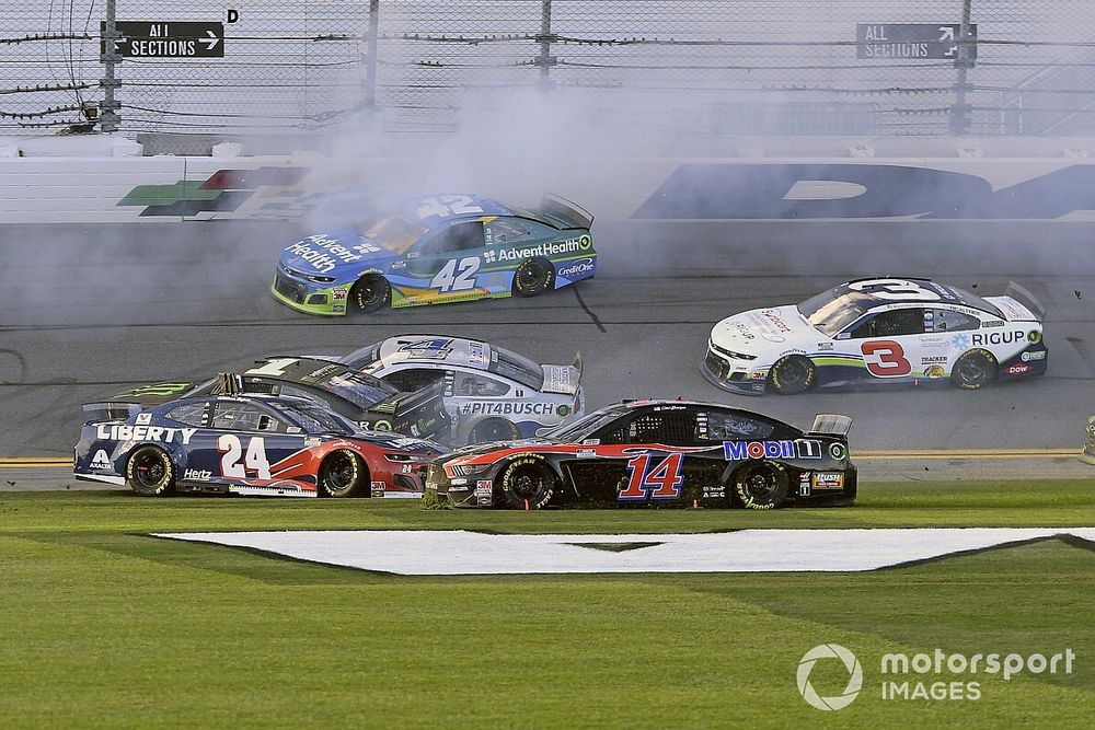 William Byron, Hendrick Motorsports, Chevrolet Camaro Liberty University, Kevin Harvick, Stewart-Haas Racing, Ford Mustang Busch Light #PIT4BUSCH, Clint Bowyer, Stewart-Haas Racing, Ford Mustang Mobil 1, Kyle Larson, Chip Ganassi Racing, Chevrolet Camaro AdventHealth, 