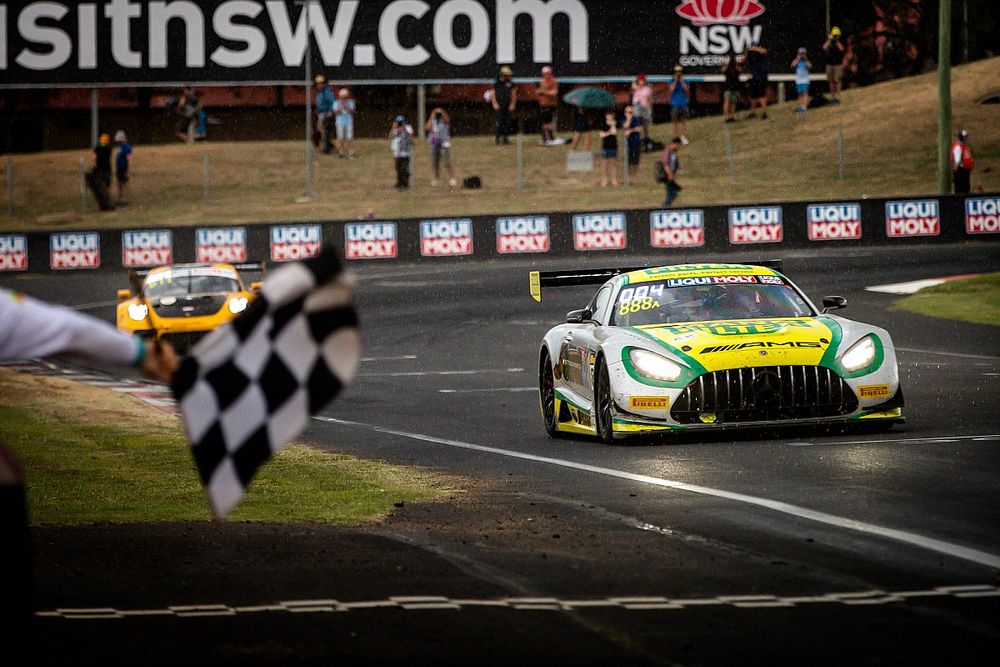 Van Gisbergen to spearhead T8 Mercedes at Bathurst