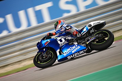 Hivatalos: Rins 2 évig még biztosan a Suzuki versenyzője marad
