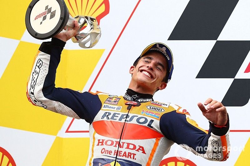 Márquez: "Quiero seguir en Honda porque es mi familia"