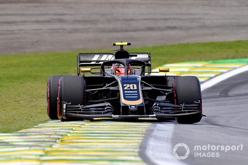 Magnussen keserű, Ricciardo elnézést kért