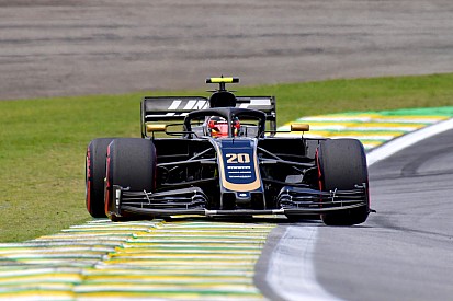 Magnussen keserű, Ricciardo elnézést kért
