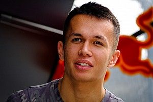 Хорнер об Элбоне: Он может потерять свое место, потому и старается