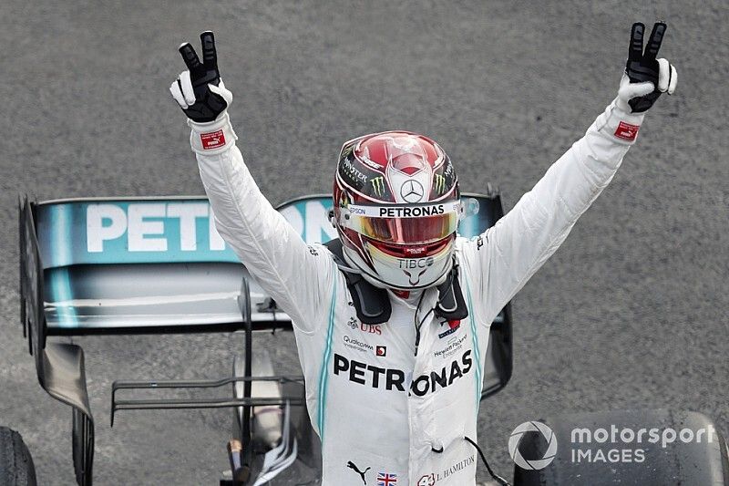 Hamilton-pole Abu Dhabiban, Mercedes 1-2!