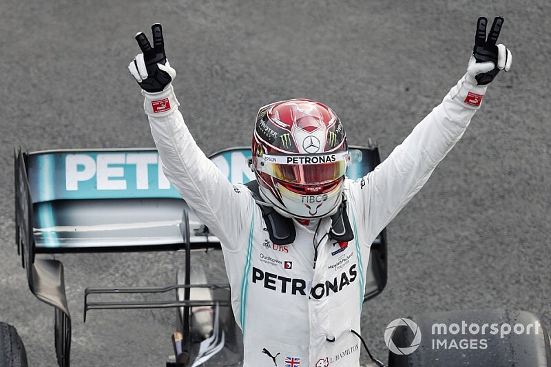 Hamilton-pole Abu Dhabiban, Mercedes 1-2!
