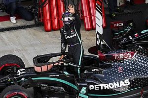 Hamilton, de estar casi fuera en Q2 a la pole en Rusia; Pérez es 4°