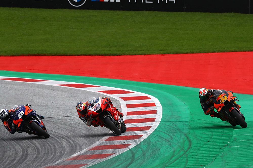 Miller “panicked” when Oliveira passed at last corner