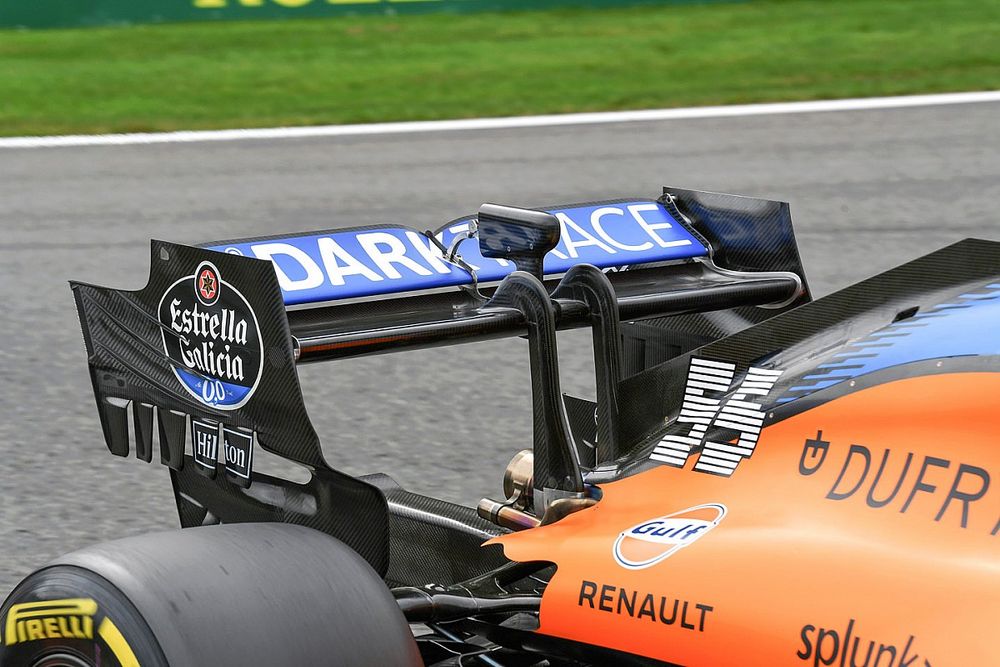 Rear wing and DRS actuator on the car of Carlos Sainz Jr., McLaren MCL35