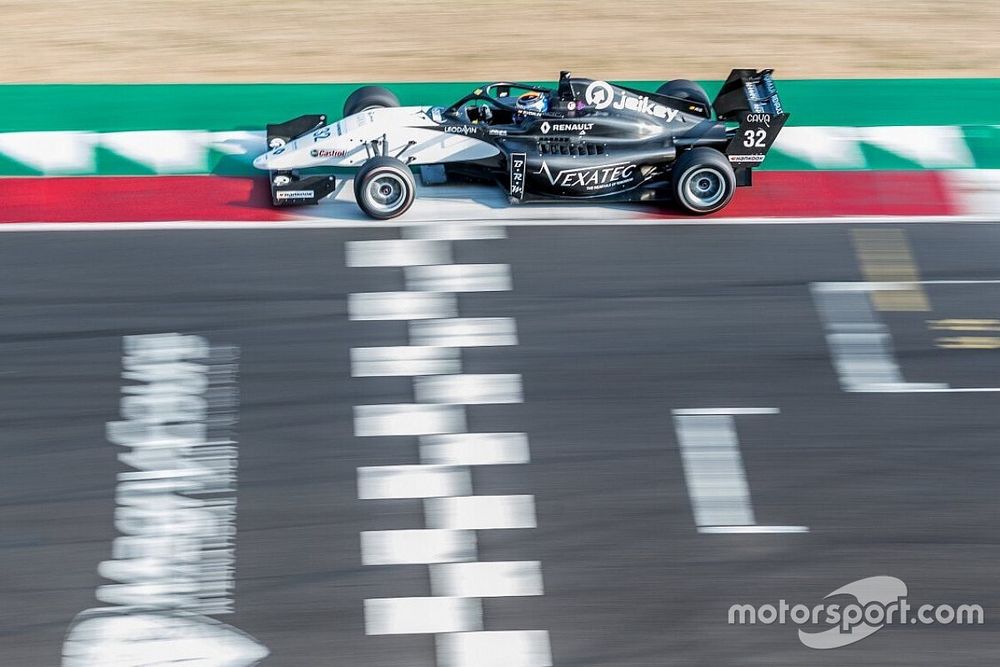 Vidales repite podio en la Fórmula Renault en Magny-Cours