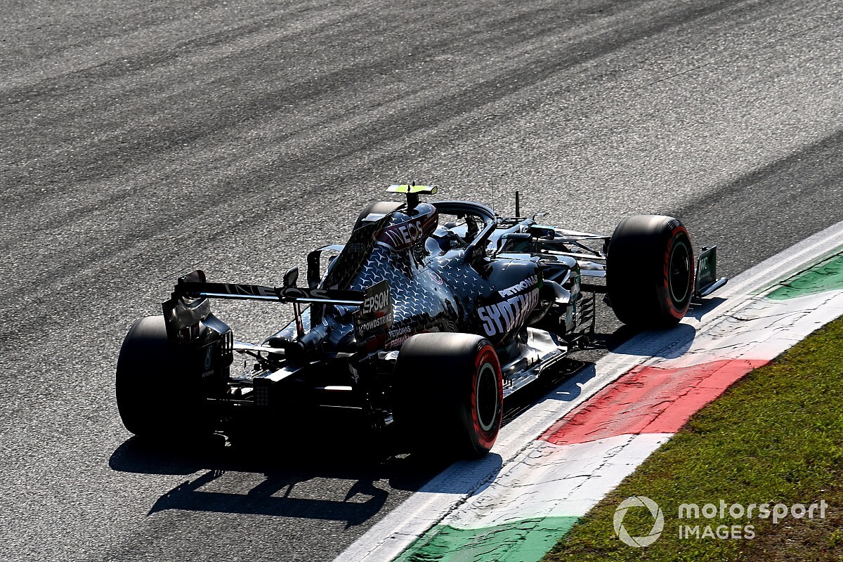 McLareny za Bottasem