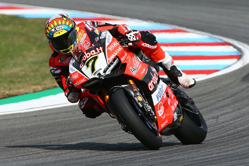 Davies: "Non so se accettare il rischio di sviluppare la V4"