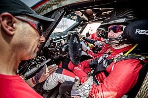 Ex-técnico do Chelsea abandona Dakar