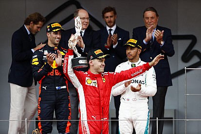 Vettel: "Habría sido peor para nosotros si Ricciardo no hubiese tenido problemas"