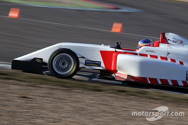 Snetterton BF3: Maini starts weekend with podium