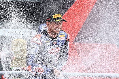 Van der Mark onklopbaar in Donington: “Ik was een beetje bang”