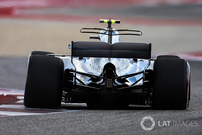 Mercedes: resta il passo lungo nel 2018 ma studia l'assetto Rake