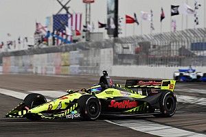 Bourdais profiteert van late chaos en wint weer in St. Petersburg