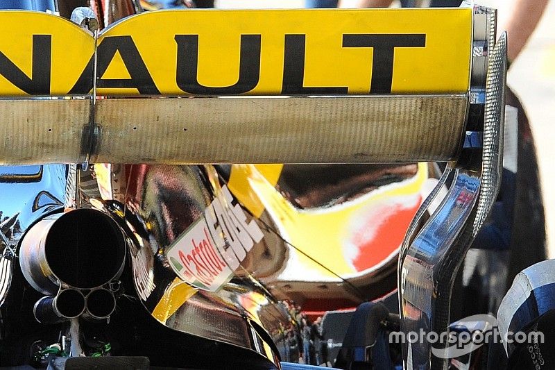 Технический анализ: зачем в Renault изогнули выхлопную трубу