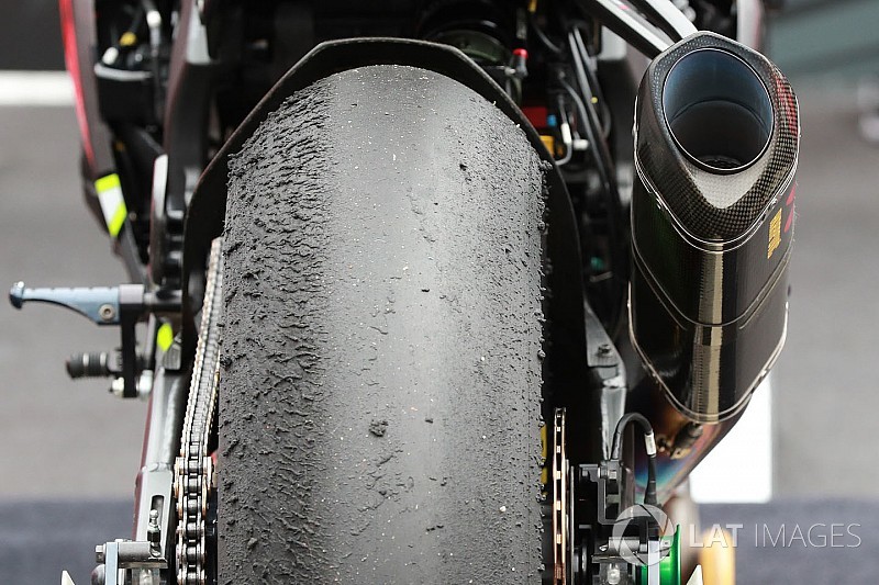 Pirelli: Verursachte falscher Luftdruck die Reifenschäden?