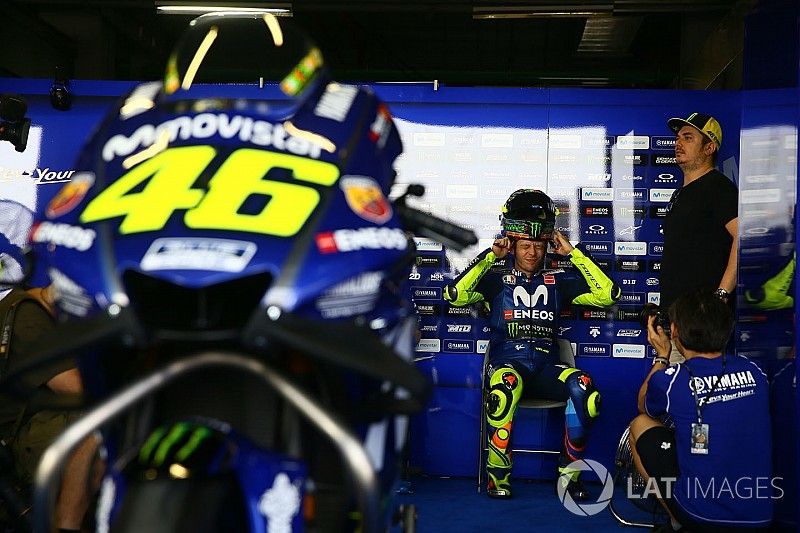 Rossi: "Estoy bastante preocupado"