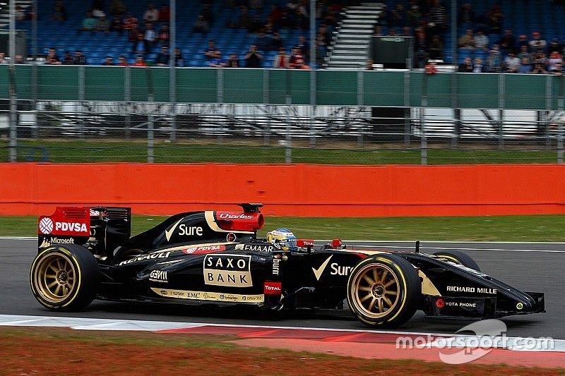 Charles Pic, Lotus E22 con neumáticos Pirelli de 18 pulgadas