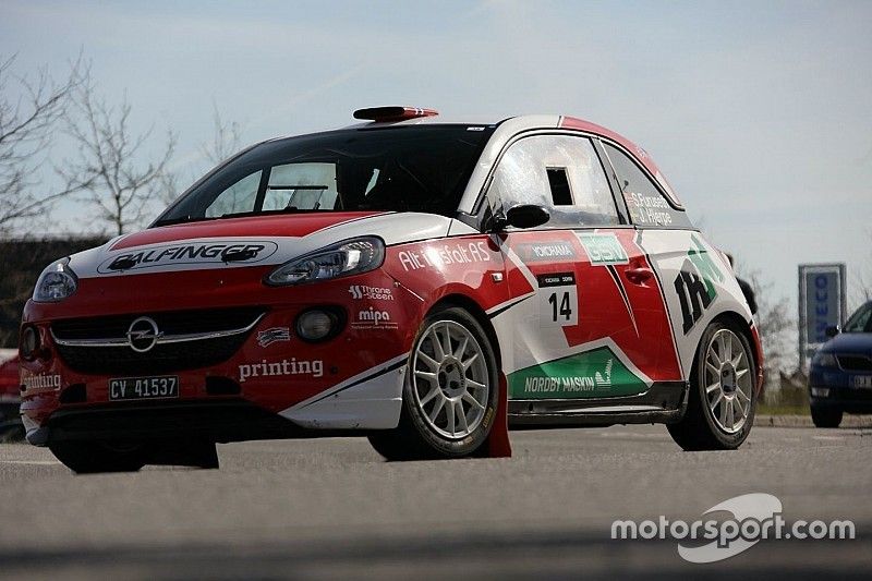 Sindre Furuseth punta all'ERC Junior U27 con la sua Opel Adam R2