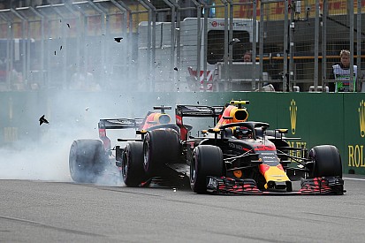 Verstappen és Ricciardo nagy csattanása és drámája Bakuból: ez kemény volt (VIDEÓ)