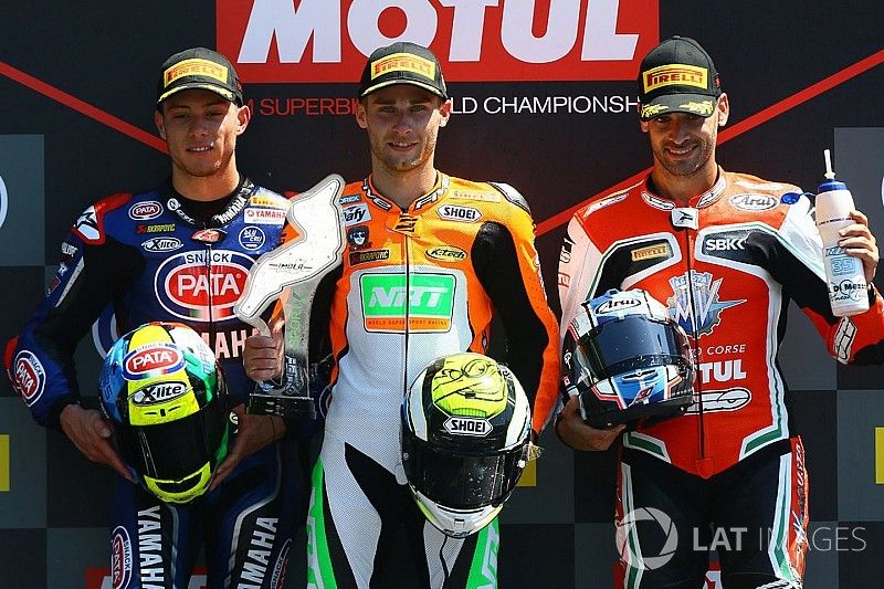 Sur le podium : Le vainqueur Jules Cluzel, NRT, le deuxième, Federico Caricasulo, GRT Yamaha Official WorldSSP Team, third place Raffaele De Rosa, MV Agusta Reparto Corse by Vamag