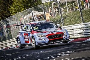 Tarquini nie radzi sobie z Nordschleife