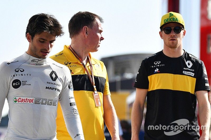 Carlos Sainz Jr., Renault Sport F1 Team, Alan Permane, Renault Sport F1 Team Race Engineer and Nico Hulkenberg, Renault Sport F1 Team