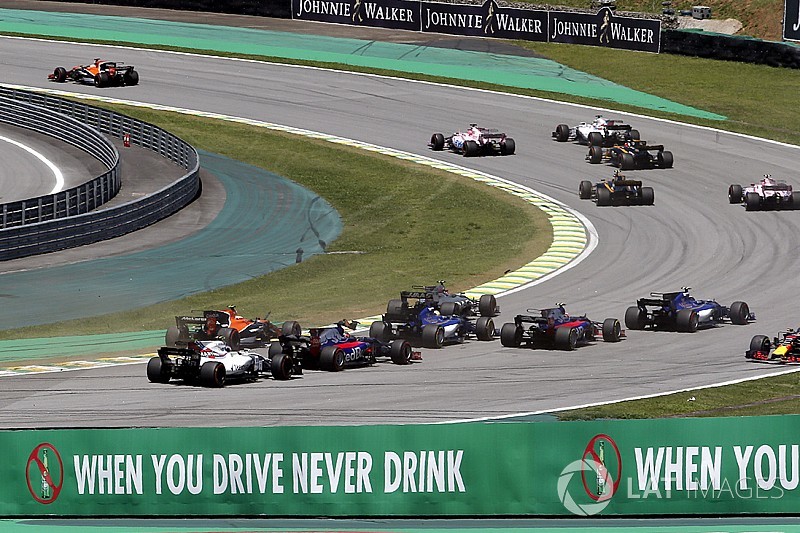 Magnussen no vio a Ricciardo en la colisión con Vandoorne
