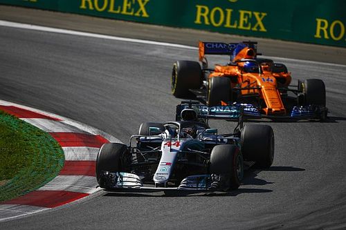 Alonso: "I rivali non sfruttano le debolezze di Hamilton"
