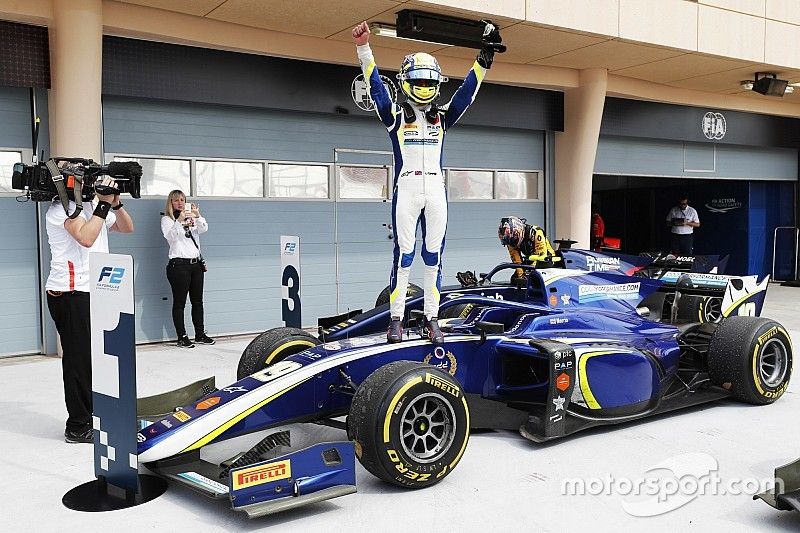 Ganador de carrera Lando Norris, Carlin