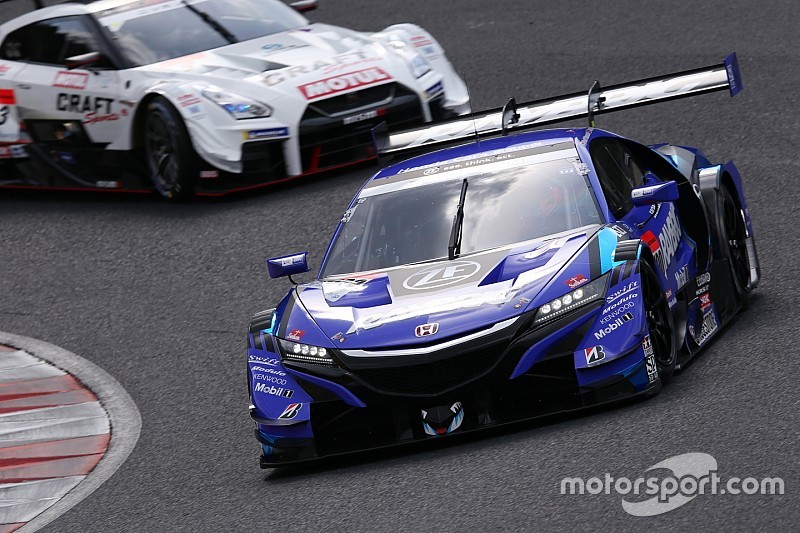Баттон финишировал вторым в дебютной гонке в Super GT