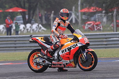 Márquez lideró un warmp up con piso mojado en Termas