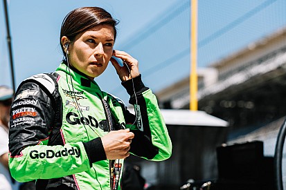 Video: De cultuurschok van Danica Patrick voor haar Indy500-comeback